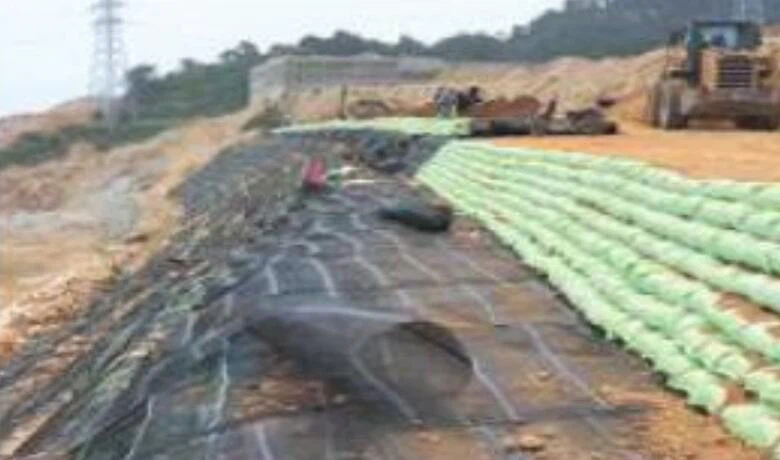 page-640-640 Newell Highway Upgrade: Overcoming Expansive Soils with Combigrid®